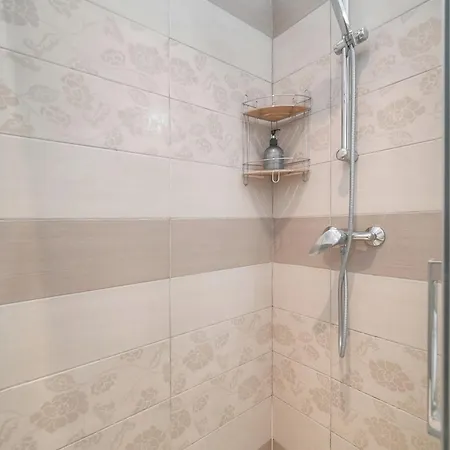 Frgk Goujon 1br Design 300m Palais & Beaches Ac & Ultra-fast Wi-fi Апартаменты *