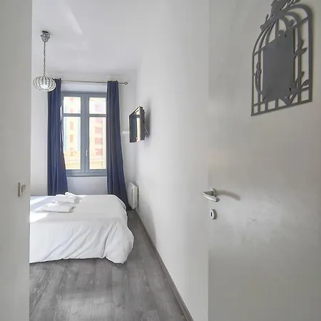 Frgk Goujon 1br Design 300m Palais & Beaches Ac & Ultra-fast Wi-fi