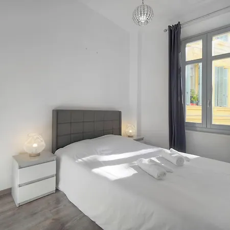 Frgk Goujon 1br Design 300m Palais & Beaches Ac & Ultra-fast Wi-fi *