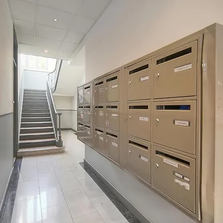 Frgk Goujon 1br Design 300m Palais & Beaches Ac & Ultra-fast Wi-fi Апартаменты