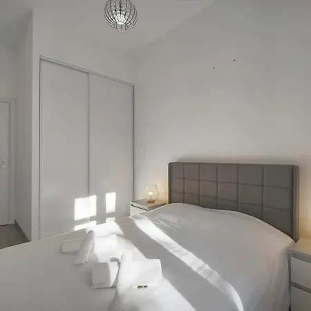 Apartamento Frgk Goujon 1br Design 300m Palais & Beaches Ac & Ultra-fast Wi-fi Cannes