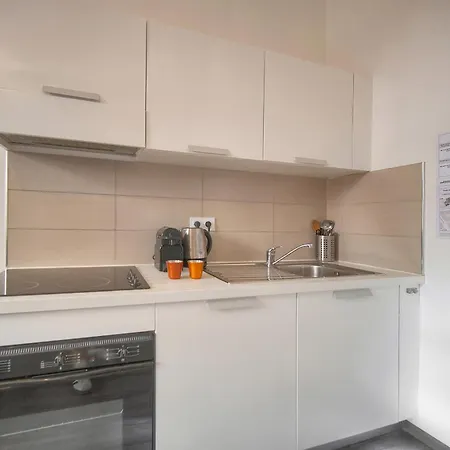 Frgk Goujon 1br Design 300m Palais & Beaches Ac & Ultra-fast Wi-fi Apartamento *