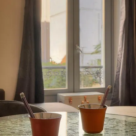 Frgk Goujon 1br Design 300m Palais & Beaches Ac & Ultra-fast Wi-fi *